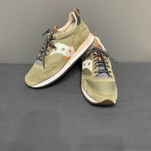 SAUCONY Mens Originals Jazz 81 Peak Premium Olive Green Running Shoes Never Worn